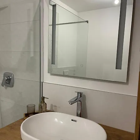 Apartman Hanna - Self Check In Osijek Exterior photo